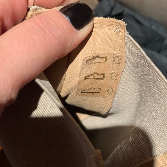 Yeezy Taupe Shaggy Suede Season 6 Chelsea … - Picture 3 of 3